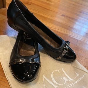 AGL toe cap ballet